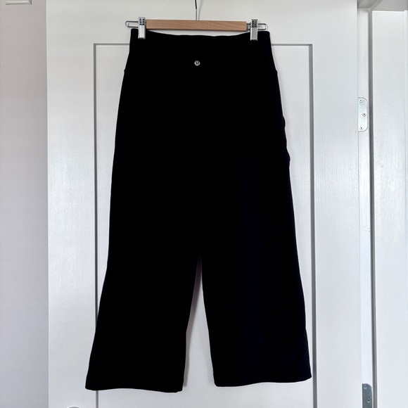 Lululemon Align Super High-Rise Wide-Leg Crop 23” Size 8 - Picture 5 of 5